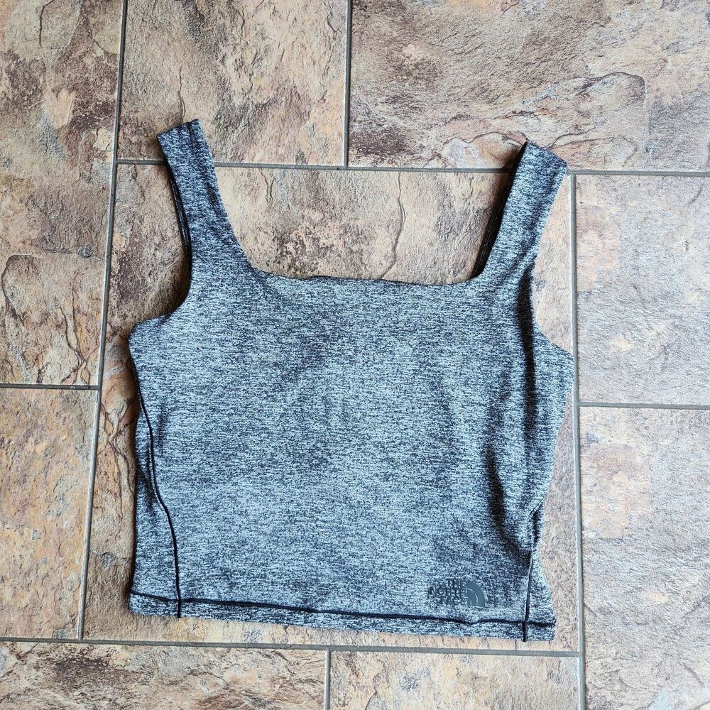(M) The North Face crop top